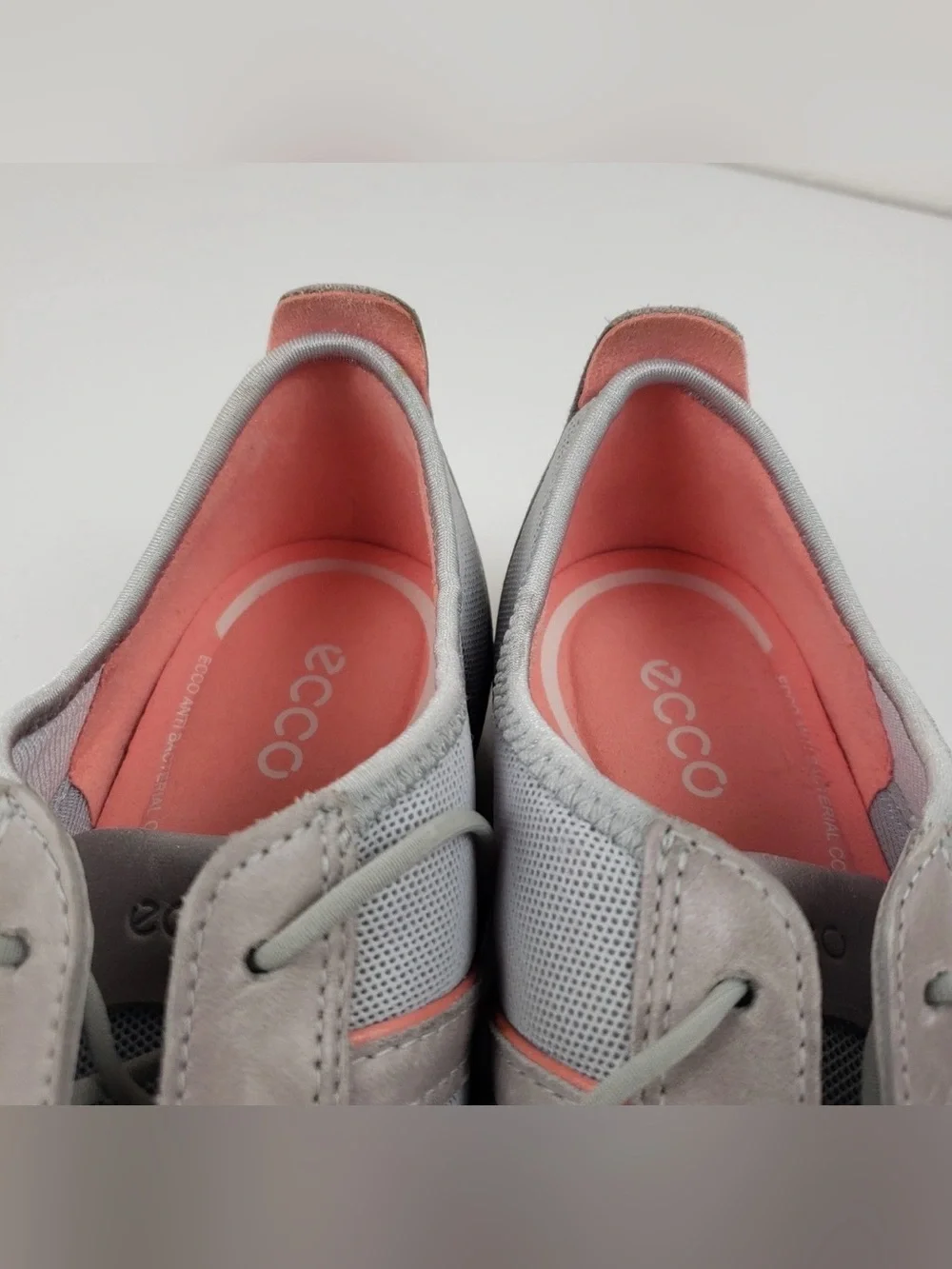 ECCO Bluma Women’s Sneakers Size 9.5 EU 40 Gray Leather Mesh Lace-up Shoes